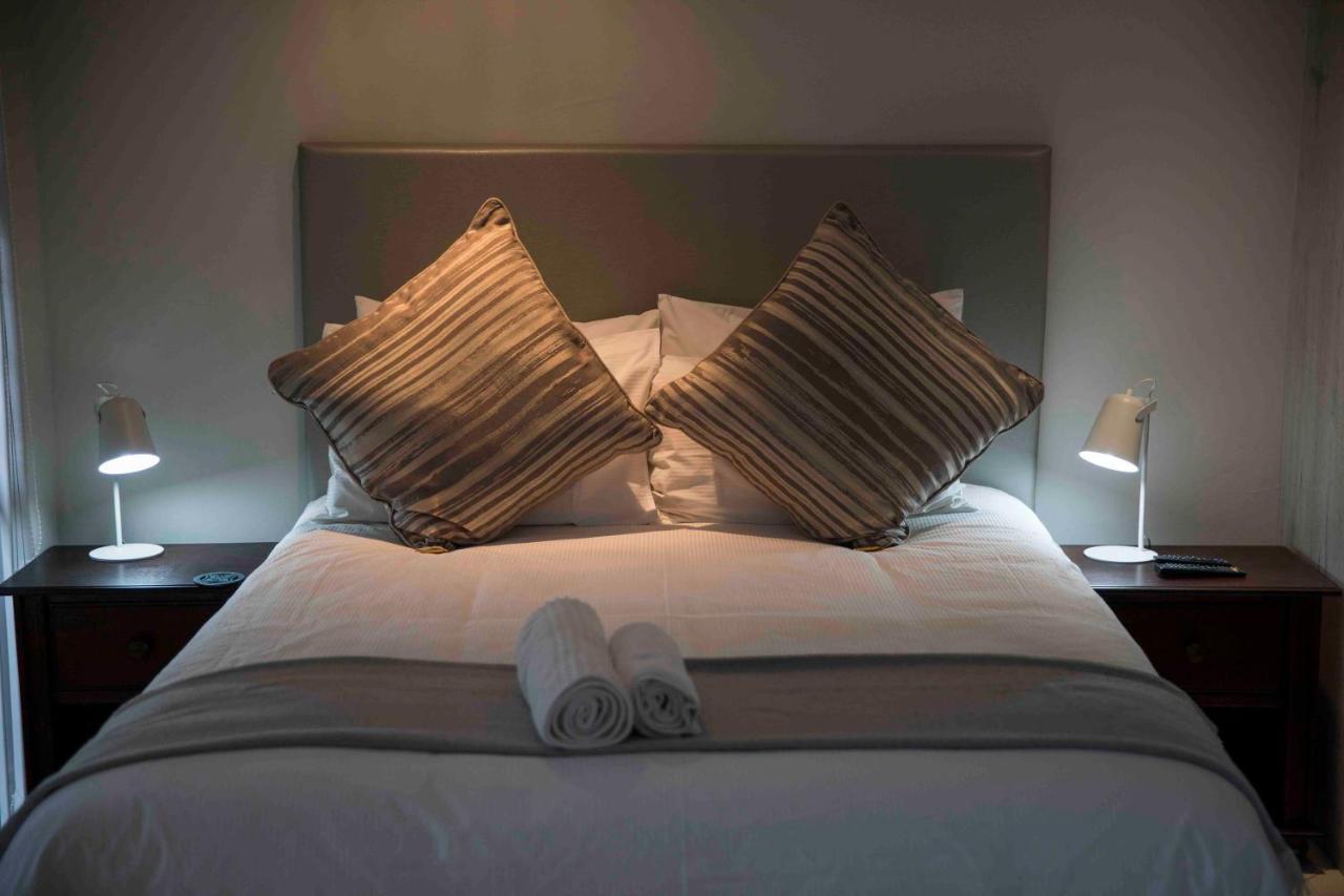Palmwood Guesthouse 아만짐토티 외부 사진