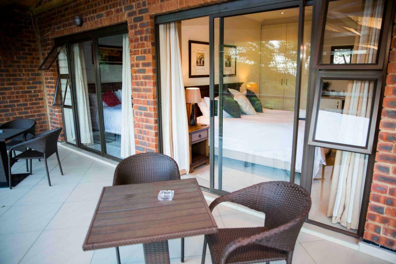Palmwood Guesthouse 아만짐토티 외부 사진