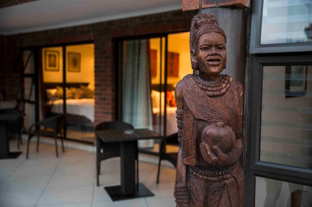 Palmwood Guesthouse 아만짐토티 외부 사진