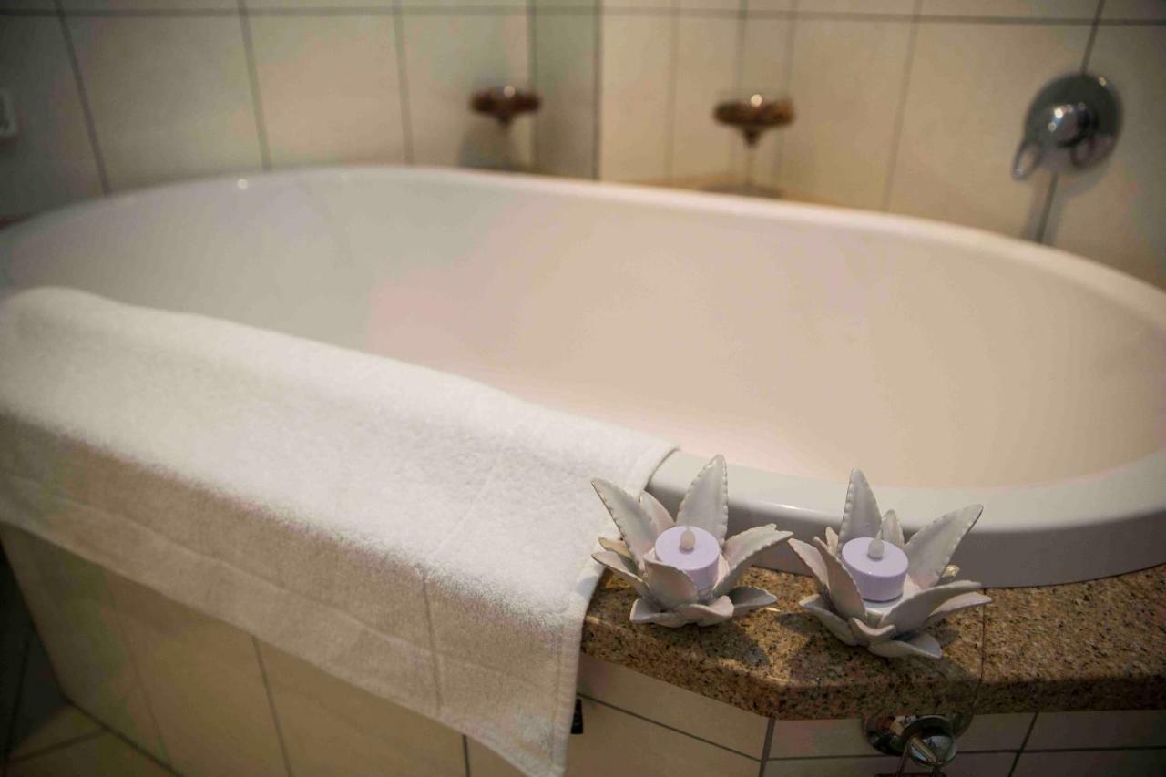 Palmwood Guesthouse 아만짐토티 외부 사진